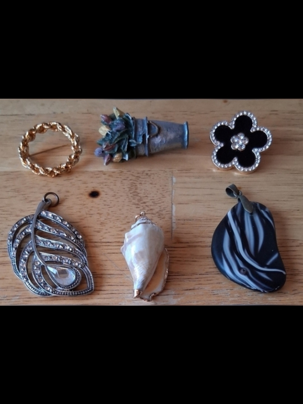 Lot Of 6 Mixed Pin Brooch & Necklace Pendant Silver & Gold Tone Costume Jewelry